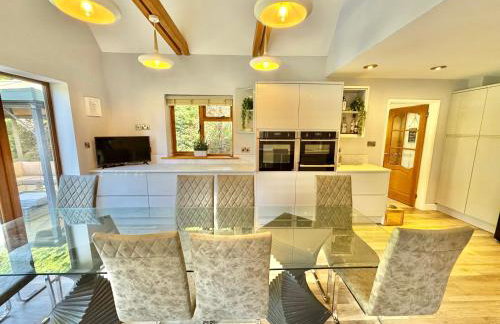 Serene Retreat - Hot Tub - Pool Table - Close to New Forest and Bournemouth Beach - Sleeps 12 - Foto 45