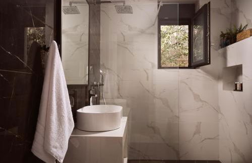 Solis Ortus Villa, a Sublime Sanctuary with Pool, By ThinkVilla - Foto 35