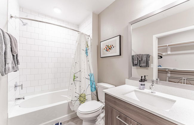 Quaint King Bed 1BR 5 Min to DT - Foto 3