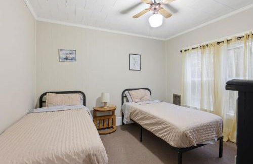 Cozy Matewan Trail Stay home - Photo 21