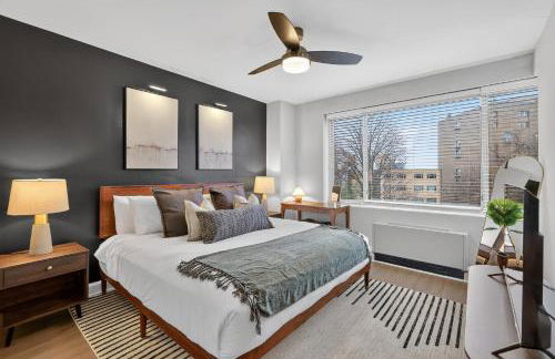 CASA Arlington Suite with In-Suite Massage Chair & Premium Amenities - Foto 24