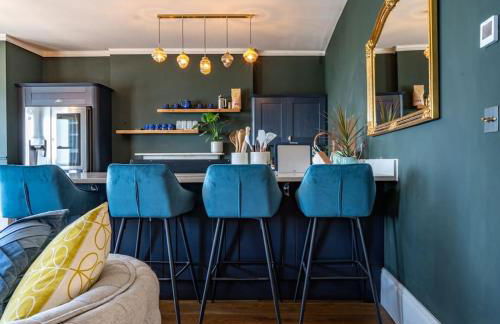 Luxury Penthouse Retreat with Epic Ocean Views & Log Burner - Foto 96