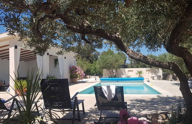 Secluded Oasis With Pool, Outdoor Kitchen, & Landscaped Terraces - Foto 28