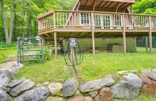 A-Frame Cabin with Furnished Deck in Becket! - Foto 31