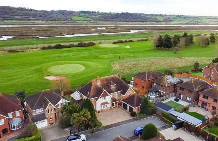 Relaxing Coastal Getaway Perfect for Families - Foto 11