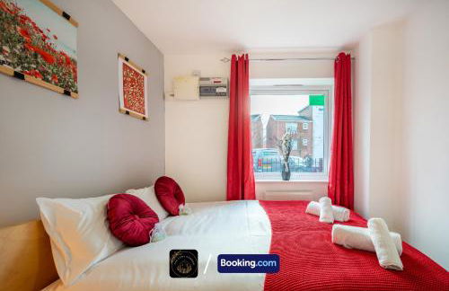 Cosy 4-Bed House l Garden l Free Parking l WiFi l Specious l Hosted by The Cosy Corner Nationwide - Foto 4