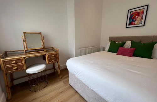 2025 Award Winner Liverpool Cherry House - 4 Bedrooms - Foto 45