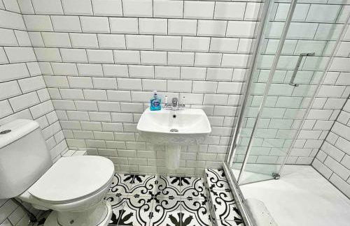 *Brecon Beacons,Log Burner, hot tub Dogs Welcome* - Photo 21