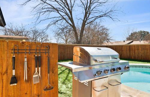 Luxury 4Bed 2Bath Hidden Gem w Backyard Oasis - Foto 28