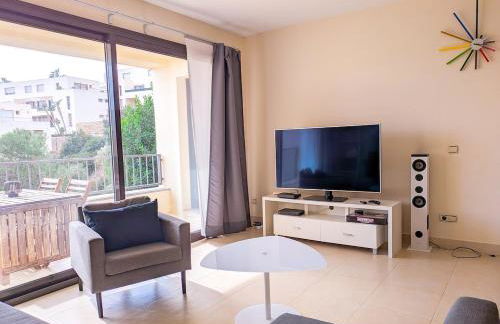 Spacious apartment with 3 pools & gym - Foto 8