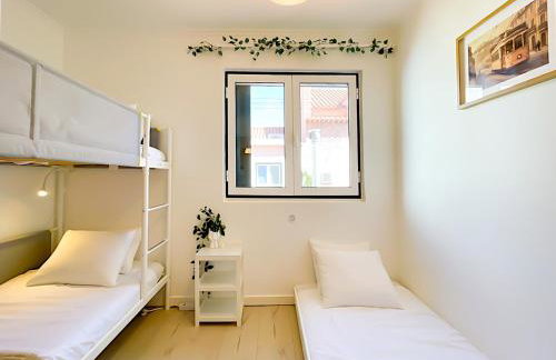 Entire 2 Bedroom Family Friendly House in Belem Lisbon 3 to 5 Guests - Photo 22