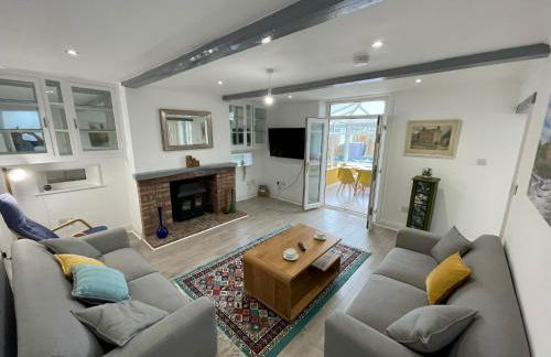 Spacious Cottage with Private Hot Tub - Foto 16