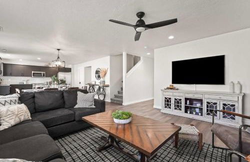 Spacious 6BR - Sleeps 22 - Game Room & Pool Access - Foto 12