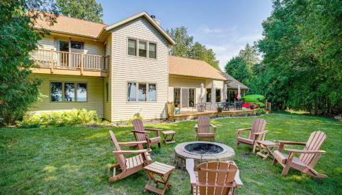 Sturgeon Bay Hideaway with Direct Water Access! - Foto 2