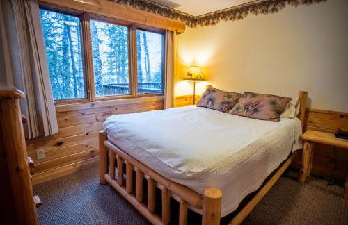 Spacious 6Bedroom Cabin Style Home - Sleeps 18 - Near Birch Lake - Timber Bay - Parking - CB13 - Foto 4