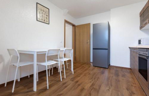 Duisburg - 2 Schlafzimmer Monteurwohnung - Vollausgestattete Küche - WIFI - Photo 1