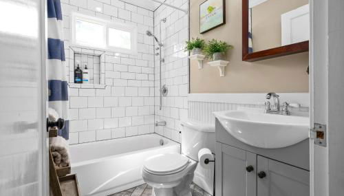 The Gameroom on Madison - Large Home Accommodates 12 Guests (102 Madison Ter) - Foto 5