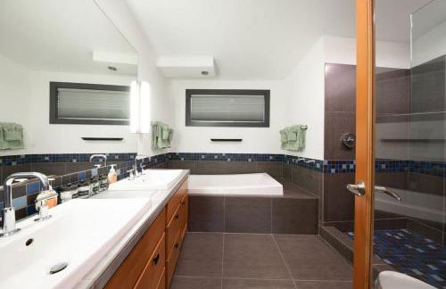 Queen Anne Modern Family Home Free Parking - SLU - Gym - Foto 29