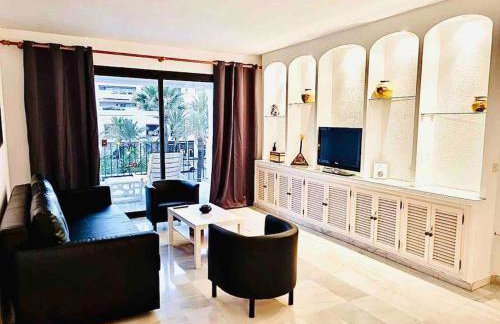 PUERTO BANUS, 2 ROOMS, POOL AND PRIVATE PARKING. - Foto 1