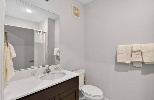 Stylish Downtown Escape Near IU and Cafes - Foto 17