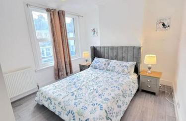 Entire 3bedroom home can sleep 5 - Photo 2