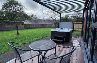 Glamping Pod with Hot Tub in Orchard - Foto 18