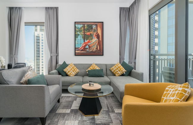 New! Luxurious Living Dubai Creek Balcony & View - Photo 16