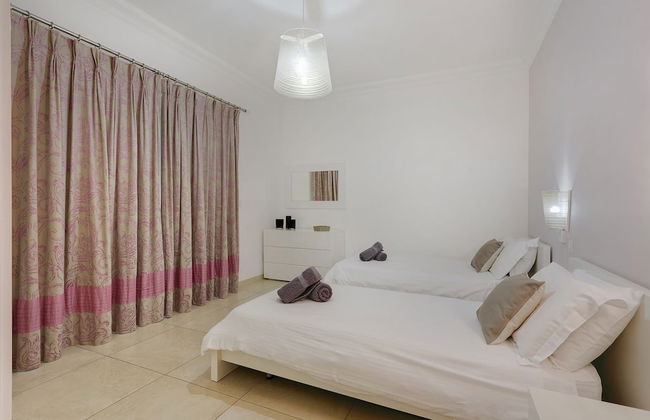 Luxury Apt With Side Seaviews and Pool, Best Location - Foto 3