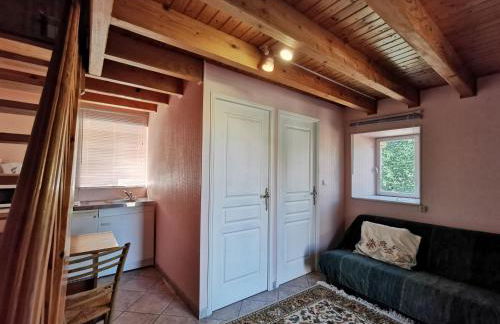 Gîte Authentique pour 2-3 Pers. avec Cour, Terrain et Pêche, à Proximité de Brioude et Blesle - FR-1-582-353 - Foto 3