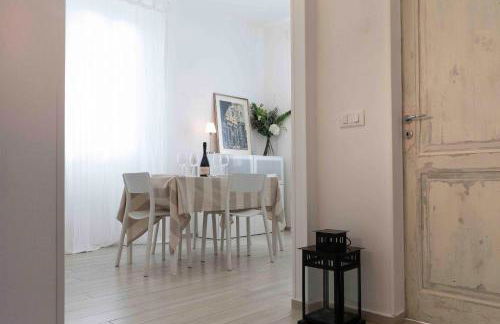 ROSSENA HOME tranquillo appartamento, con giardino, vicino al centro ed all'Ospedale Santa Maria Nuova SMN - Foto 8