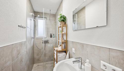 KRelax Black Forest - 3 Bedrooms - 6 Guests - Terrace - Parking - Smart TV - Near Thermal Baths - Nature - Foto 5, Shower