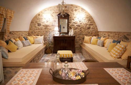 Dandy Villas Dimitsana - a family ideal charming home in a quaint historic neighborhood - 2 fireplaces for romantic nights - Foto 6