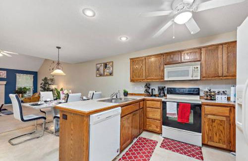 Beautiful Townhome, 11 minutes to Downtown, KCMO. - Foto 17