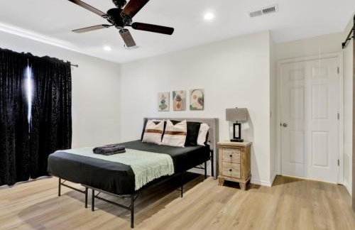 City Gem 4BR with POOL Sleeps 8 - Foto 20