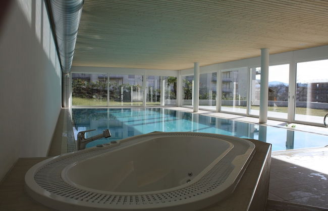 Indoor Swimming Pool, Sauna, Fitness, Private Gardens, Spacious Modern Apartment - Foto 1
