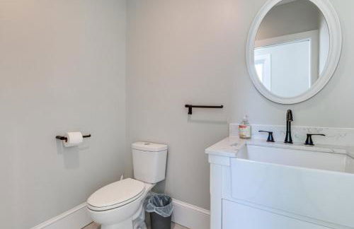 Charming Ticonderoga Home - Walk to Downtown! - Foto 10