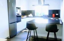 Casa com jardim privado e estacionamento no interior - Foto 14