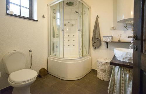 Peaceful Villa with Pool & Sauna, La Casa di Kyra - Foto 38