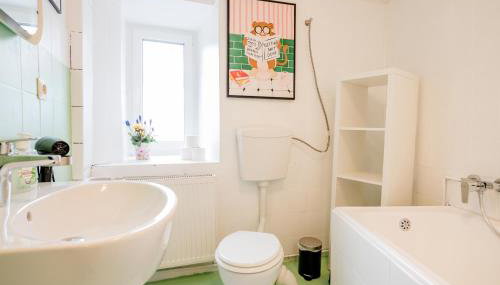 janu-homes - 3 Zimmer Apartment - 4 Betten, Waldblick vom Kirchplatz - Foto 3