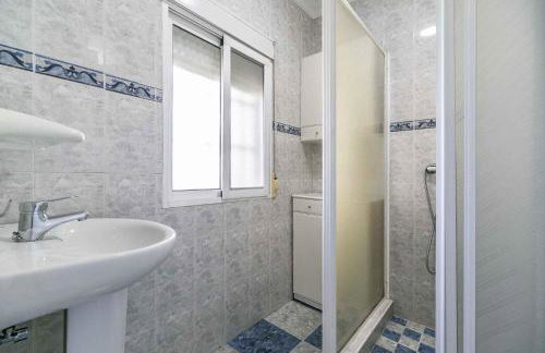 Charming Townhouse in El Faro, Spain, Studding Sea View & Community Pool - Foto 25