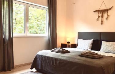 Edles Apartment in Architektenvilla mit großem Pool, Sauna, Dachterrasse und malerischem Garten - Foto 6