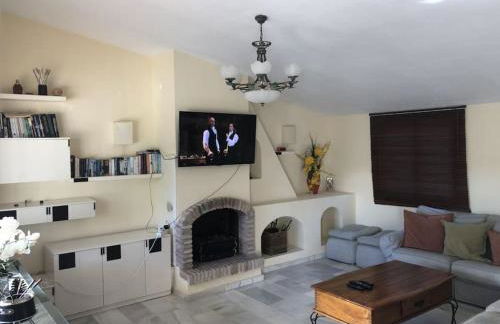 High Quality, Spacious, 4 Bedroom private Villa - Photo 22