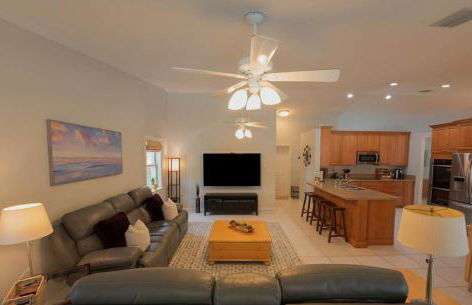 Poolside Miami Paradise with BBQ & Outdoor Lounge - Foto 2