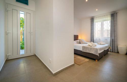 Apartment Juranić II with pool - Photo 10