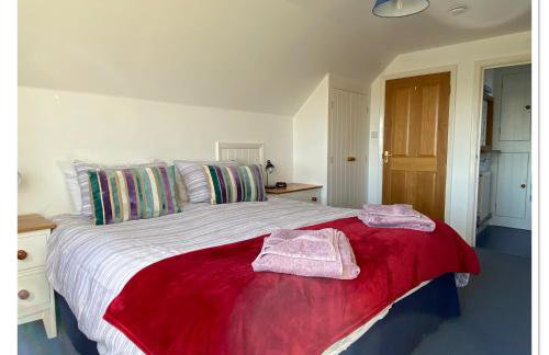 Three Gables, West Wight village house, Sleeps 10 - Photo 16