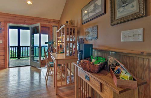 Bring a Pet! Mtn-View Bostic Retreat with Deck - Foto 8
