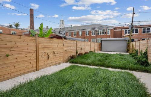 Capitol View 2 DC Townhouse Condo with Private Backyard and Garage Parking - Foto 33