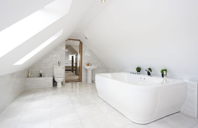 JOIVY Greenknowes Estate With Hot Tub And Bar - Foto 67