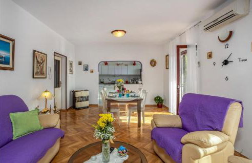 2 Bedroom Nice Apartment In Viskovo - Foto 4