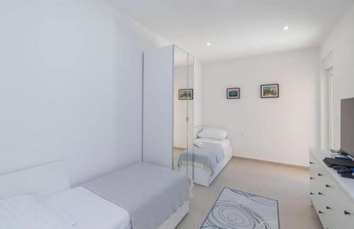 Luxury Villa Navis - Villa - Photo 16